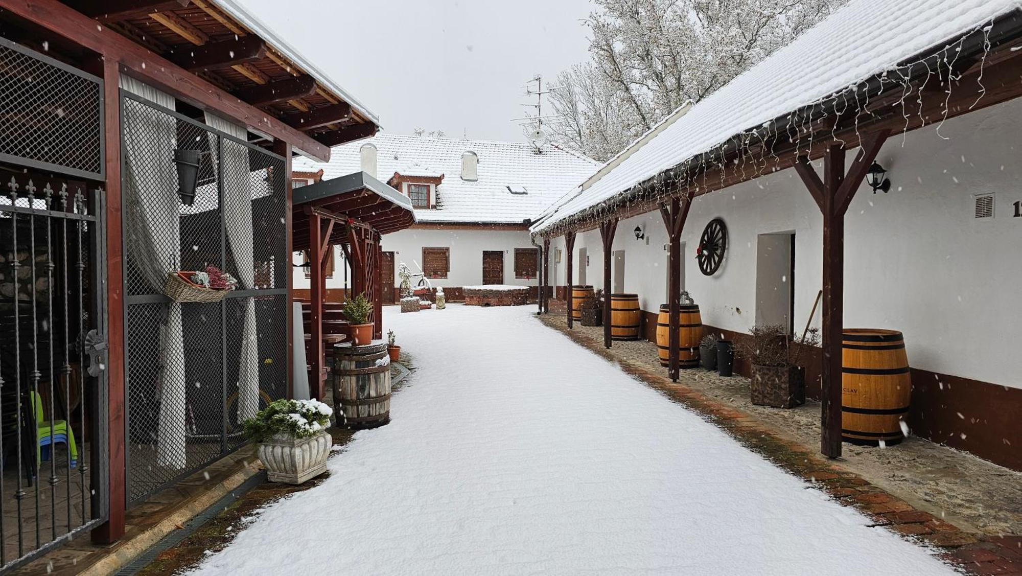 Zamecky Penzion Rotunda Břeclav المظهر الخارجي الصورة